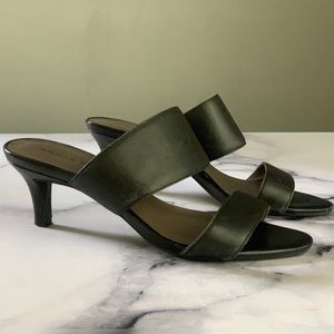 MODA SPANA two strap leather 2.5” pump